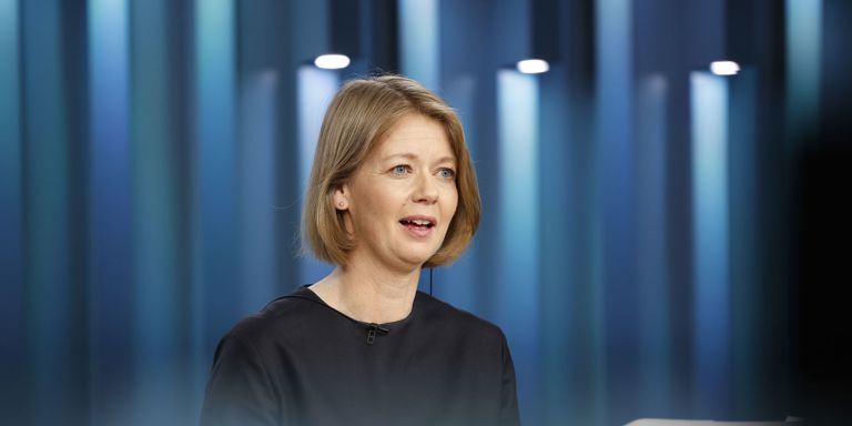  Norges Bank-sjef Ida Wolden Bache sier at norske boliglånskunder må forvente at vanlig rente på boliglån ligger litt over 4 prosent. Men det er altså først når rentene begynner å gå ned! 