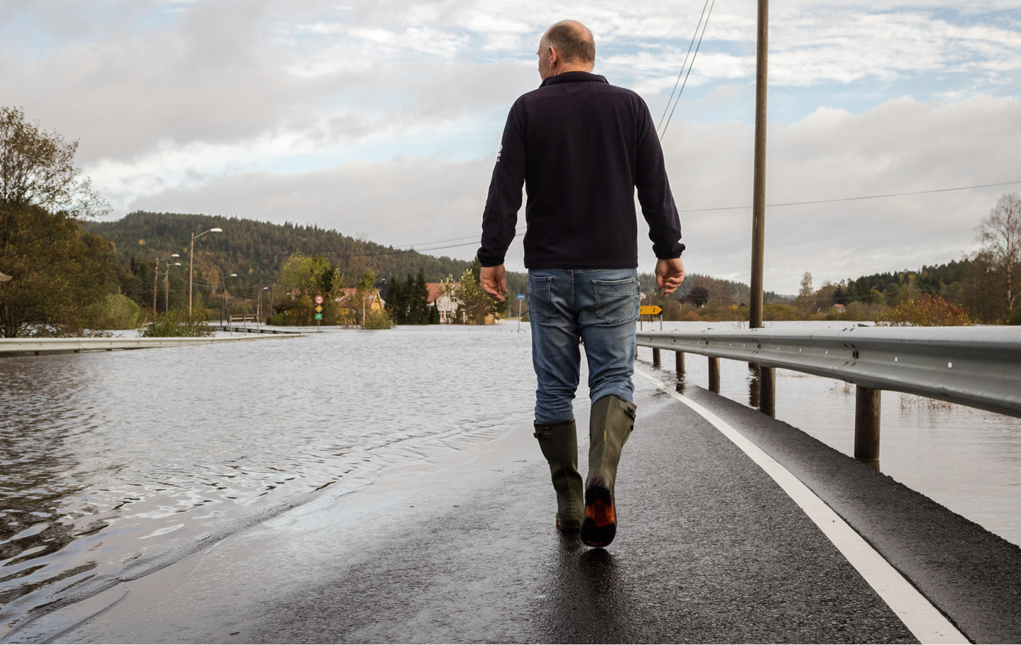 Road Traffic when Walking